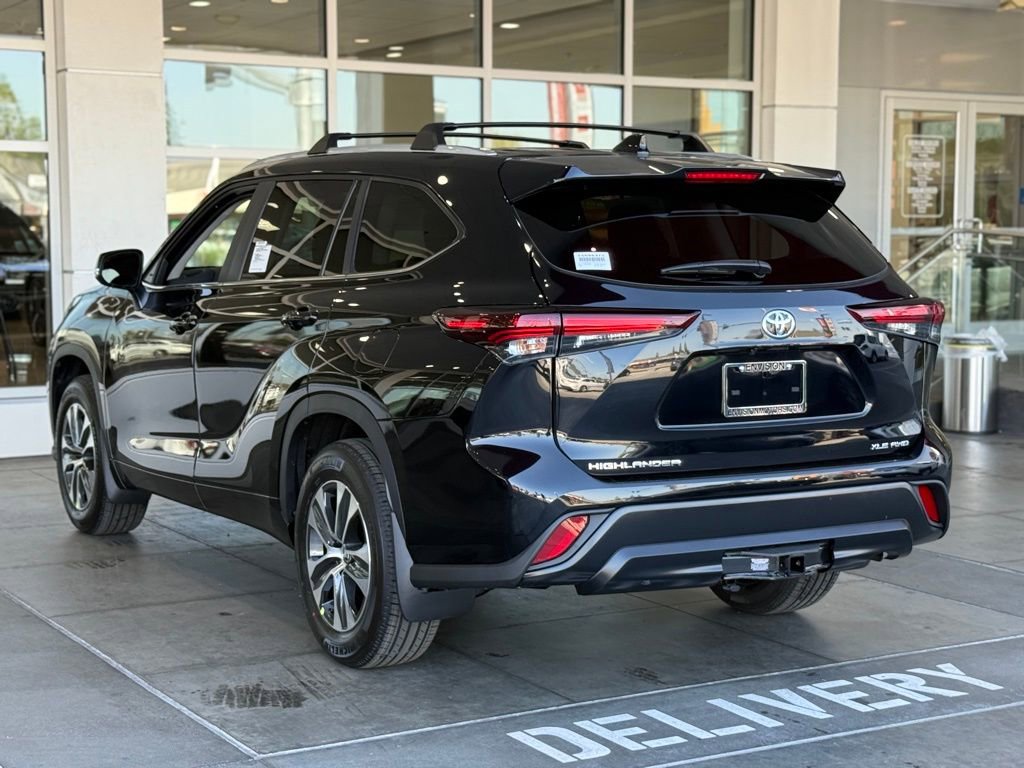 New 2026 Toyota Highlander XLE image 9