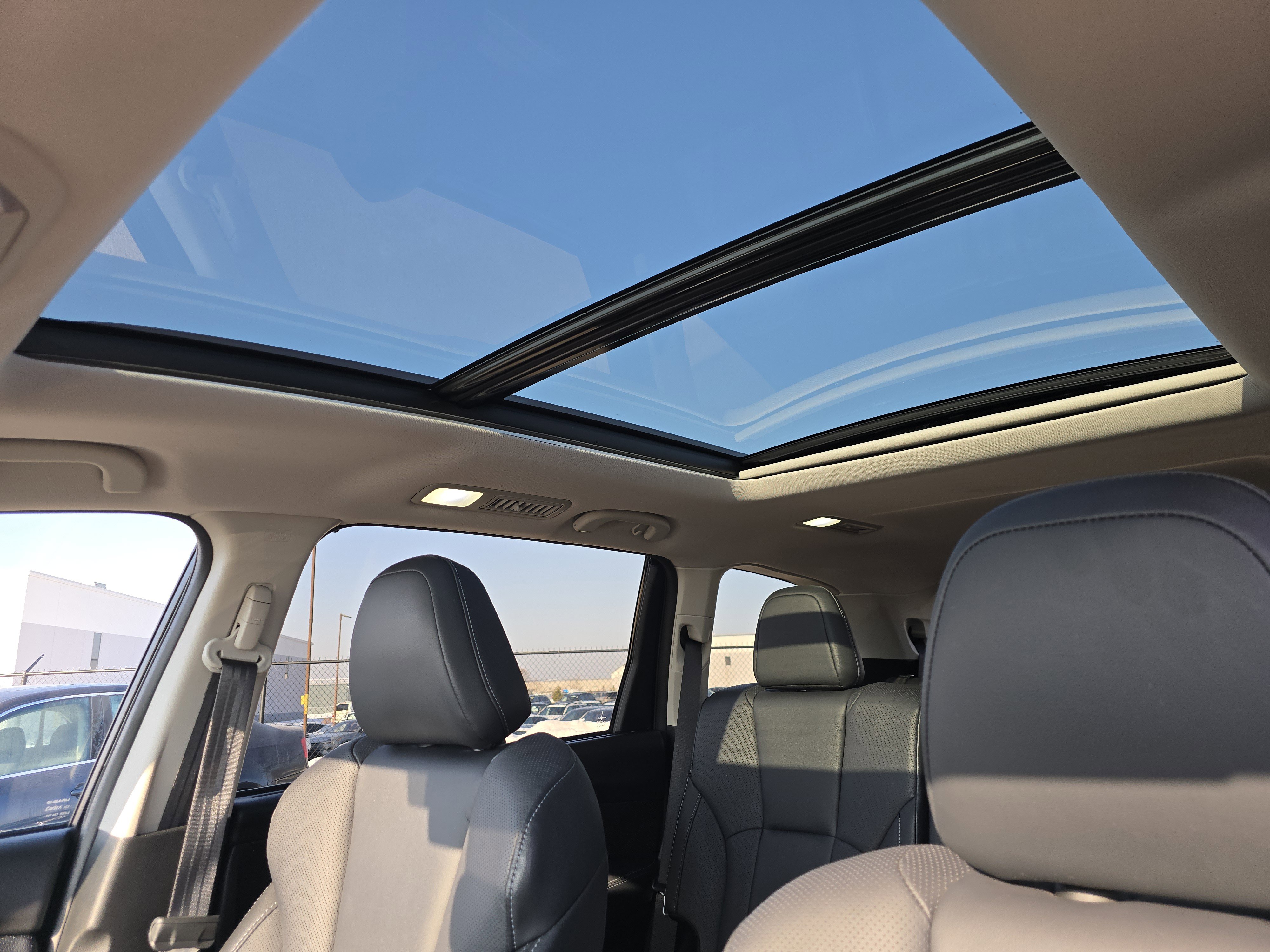 Certified 2022 Subaru Ascent Limited w/ Technology Package image 9