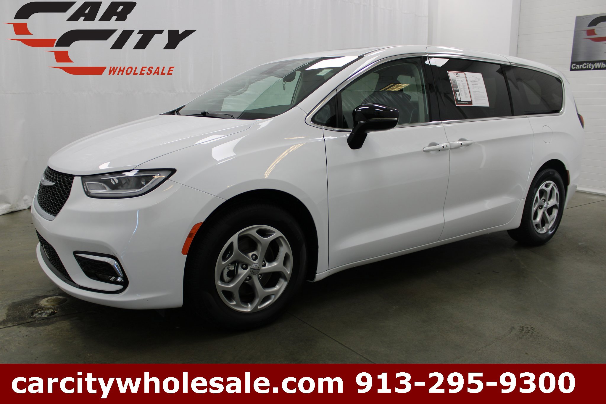 Used 2024 Chrysler Pacifica Limited