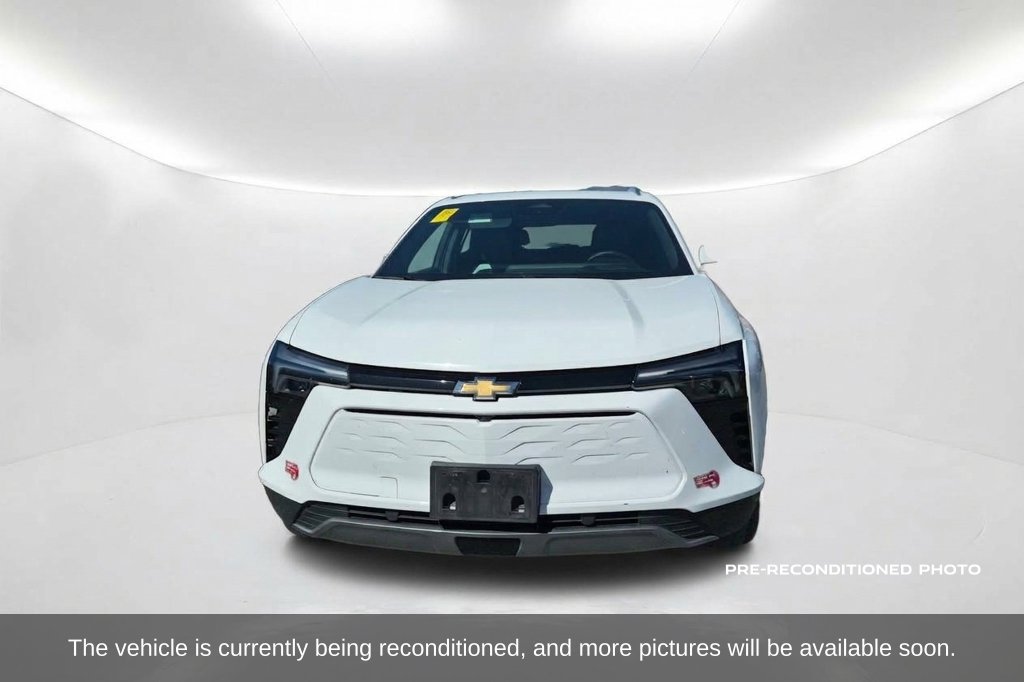 Used 2024 Chevrolet Blazer EV LT AWD/4WD image 2