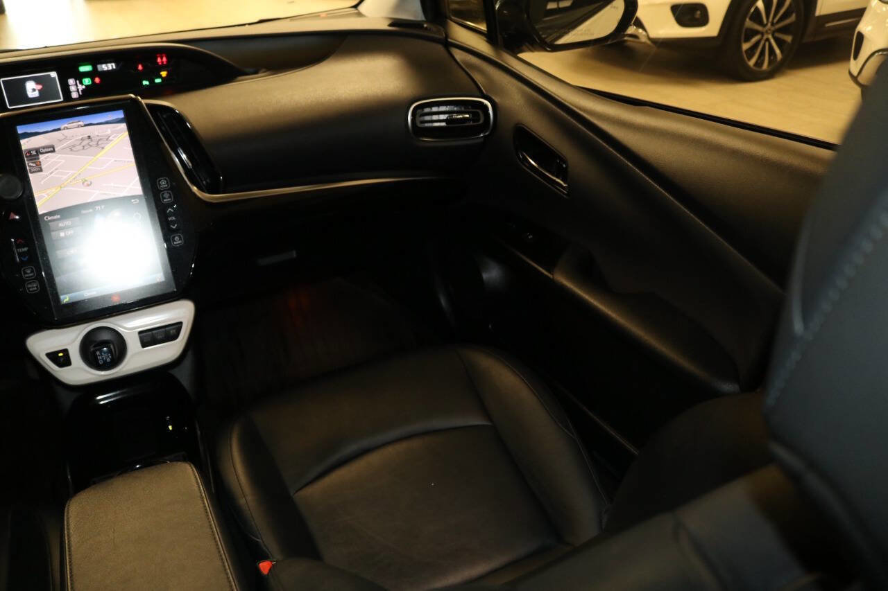 Used 2017 Toyota Prius Prime Advanced image 16