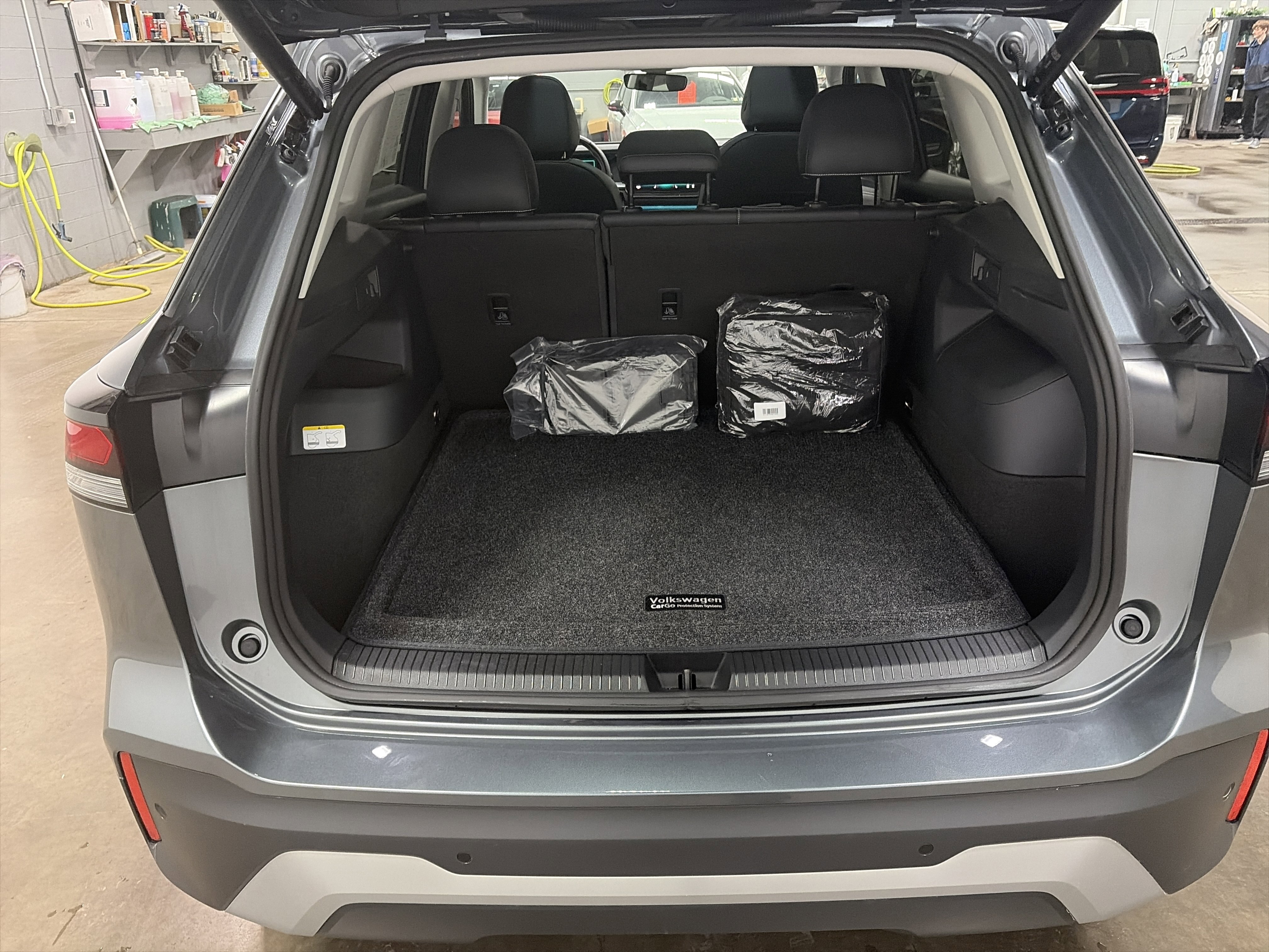 Certified 2025 Volkswagen Tiguan SE image 28