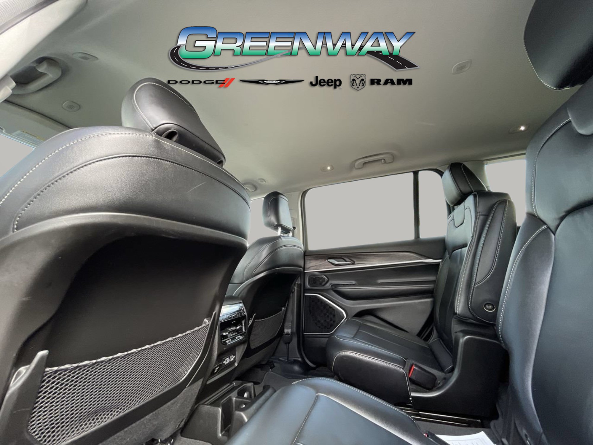 Used 2022 Jeep Grand Cherokee L Limited AWD/4WD image 17