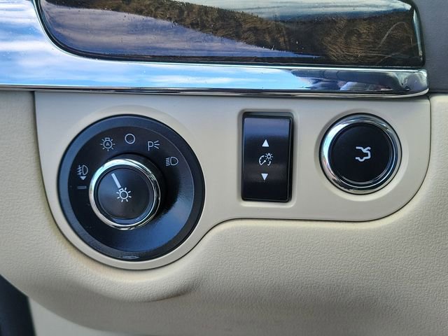 Used 2013 Lincoln MKS AWD image 19
