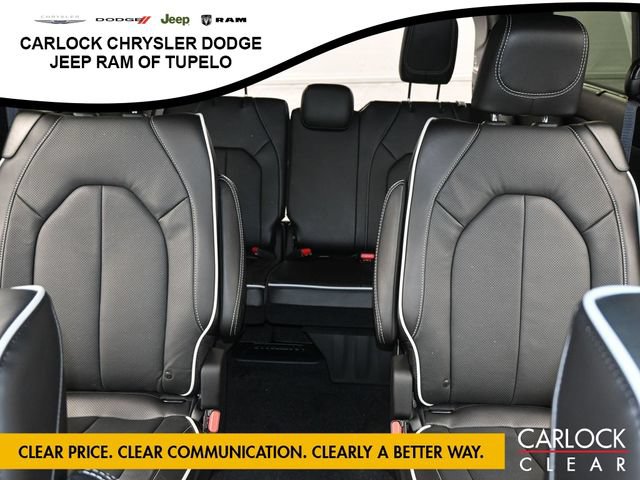 New 2026 Chrysler Pacifica Limited w/ Uconnect Theater Family Group FWD image 28