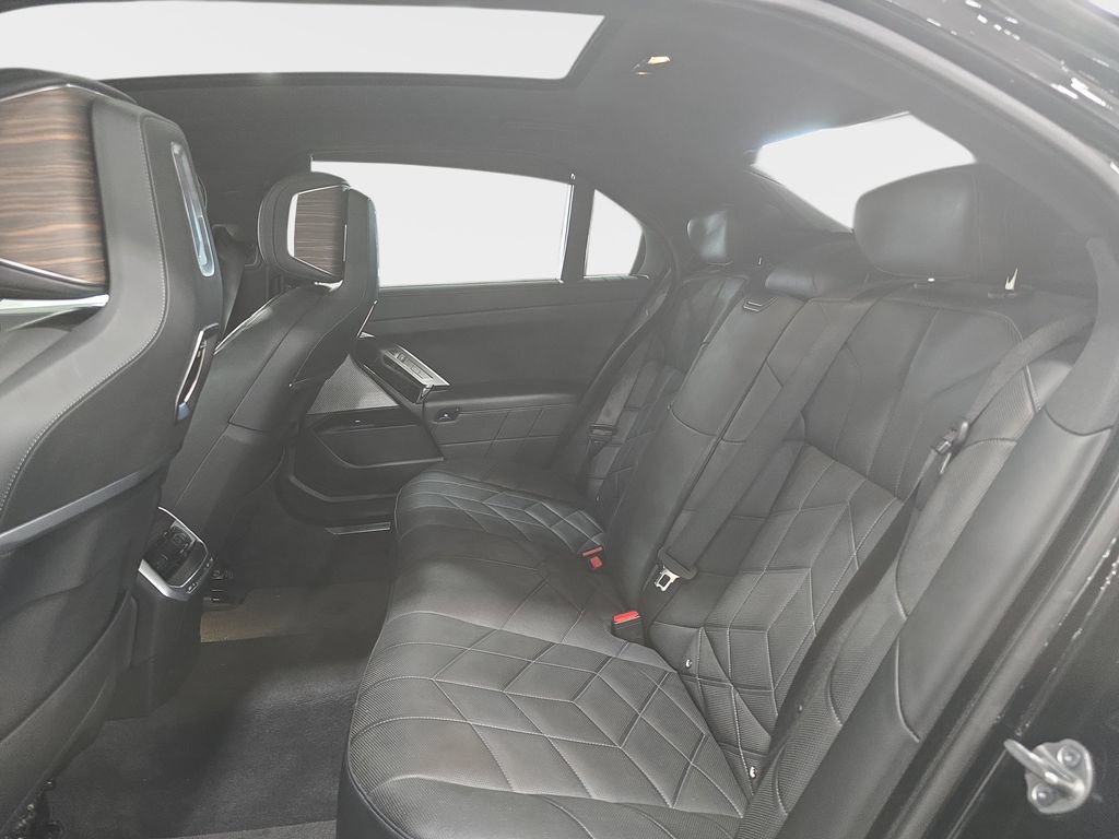 Certified 2023 BMW 760i xDrive AWD/4WD image 20