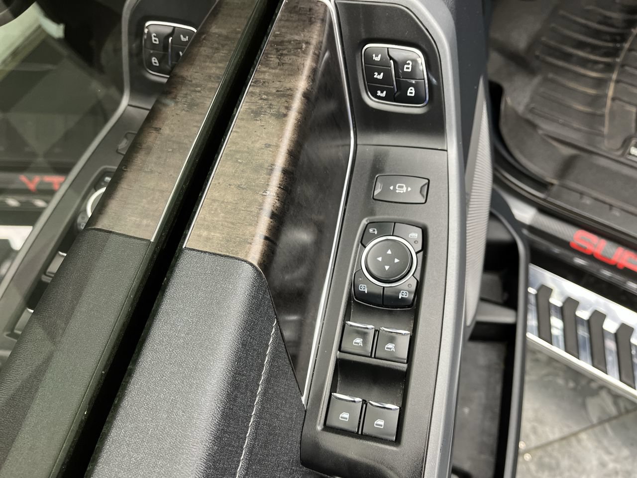 Certified 2023 Ford F250 Lariat AWD/4WD image 12