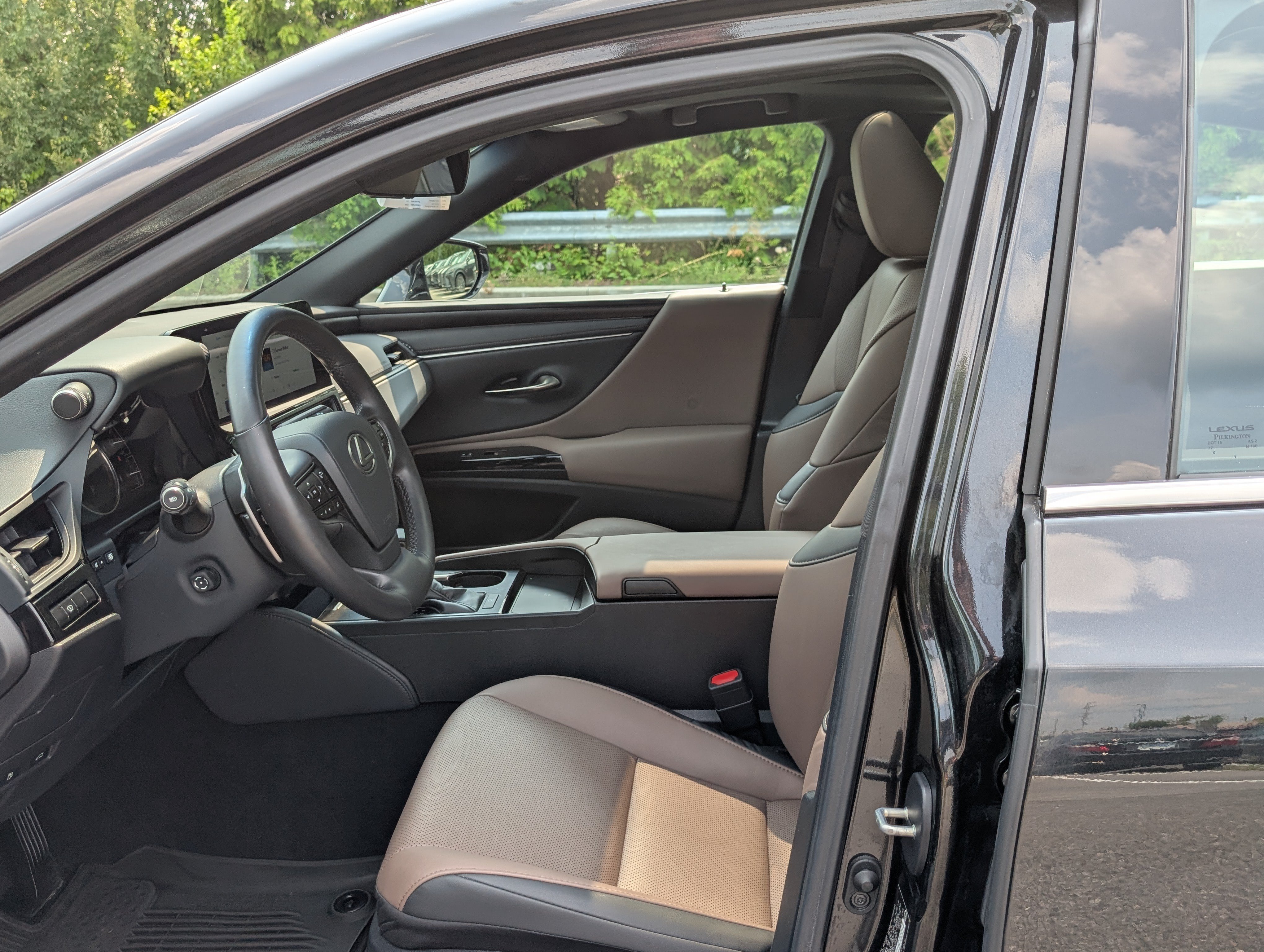Certified 2025 Lexus ES 350 w/ Premium Package FWD image 16