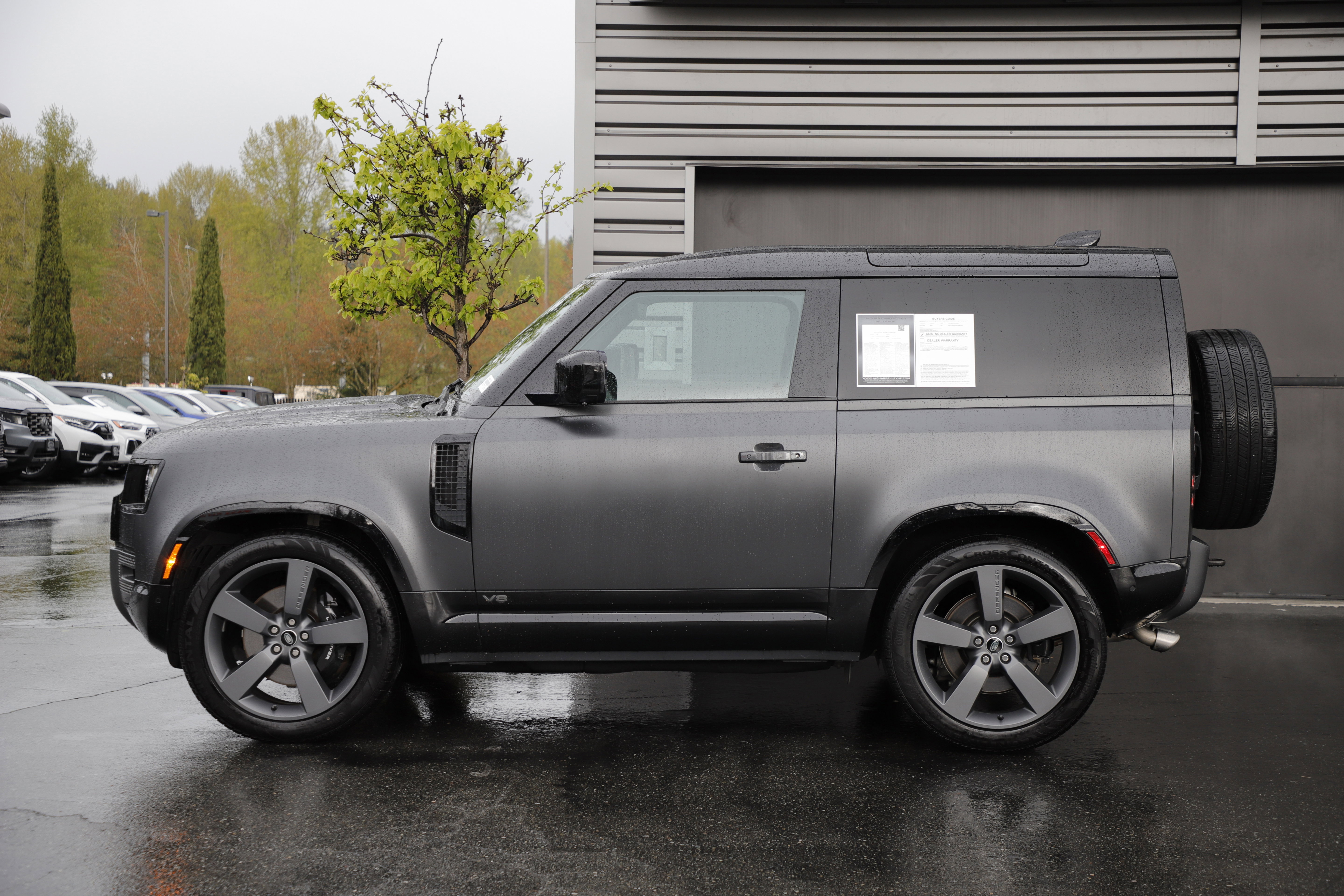 Used 2023 Land Rover Defender 90 Carpathian Edition image 5