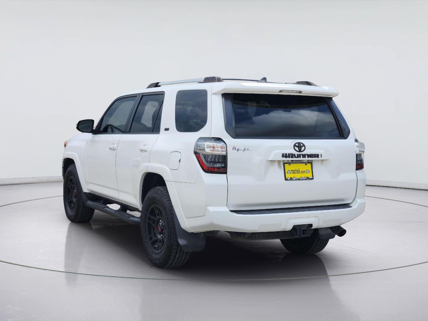 Used 2020 Toyota 4Runner SR5 Premium w/ Moonroof Package AWD/4WD image 7