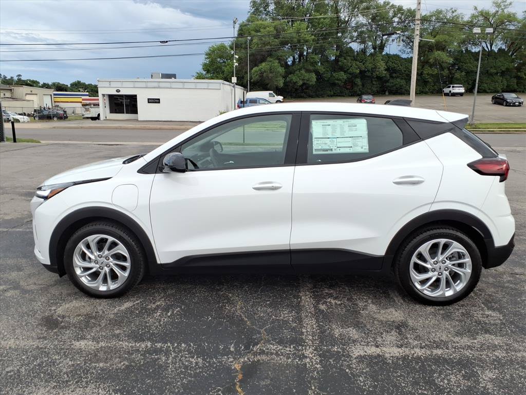 New 2027 Chevrolet Bolt LT FWD image 6