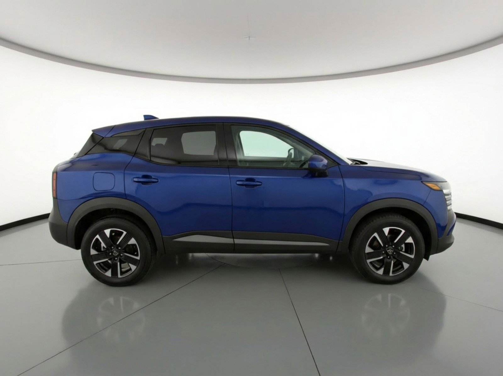 Used 2025 Nissan Kicks SV AWD/4WD image 11