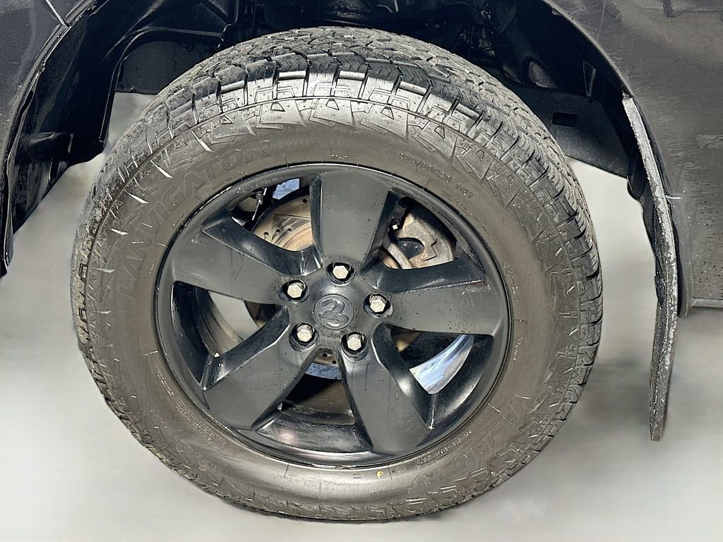 Used 2017 RAM 1500 Express w/ Black Ram 1500 Express Group AWD/4WD image 28