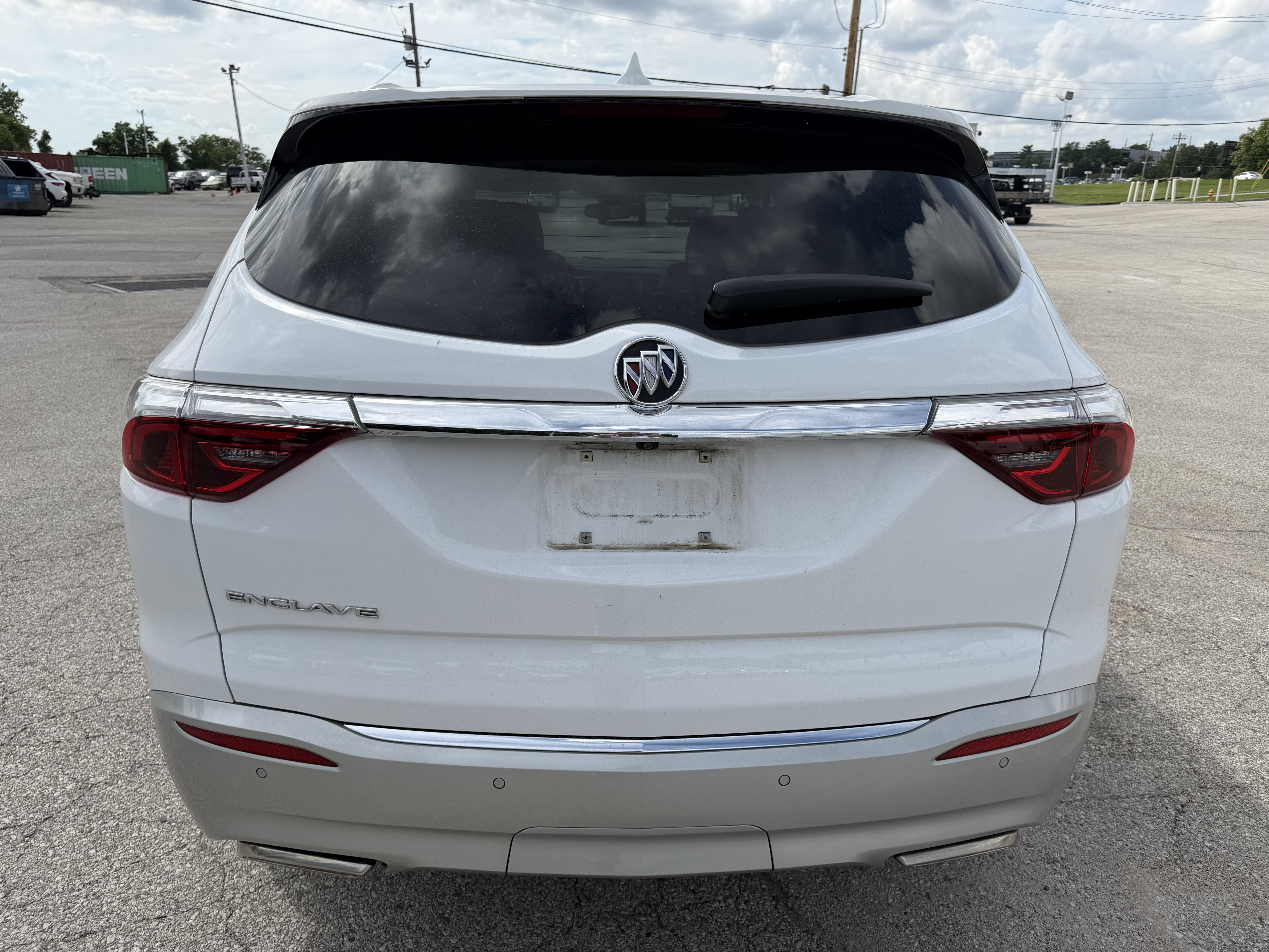 Used 2023 Buick Enclave Essence w/ Experience Buick Package FWD image 4