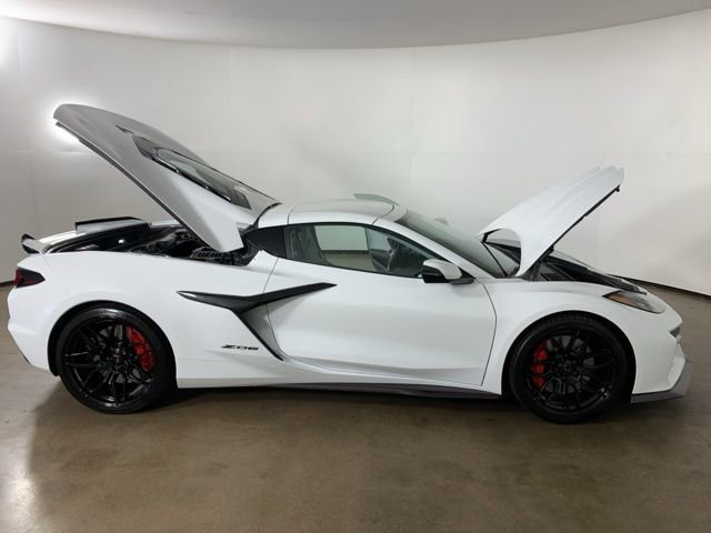 Used 2023 Chevrolet Corvette Z06 w/ Engine Appearance Package RWD image 16
