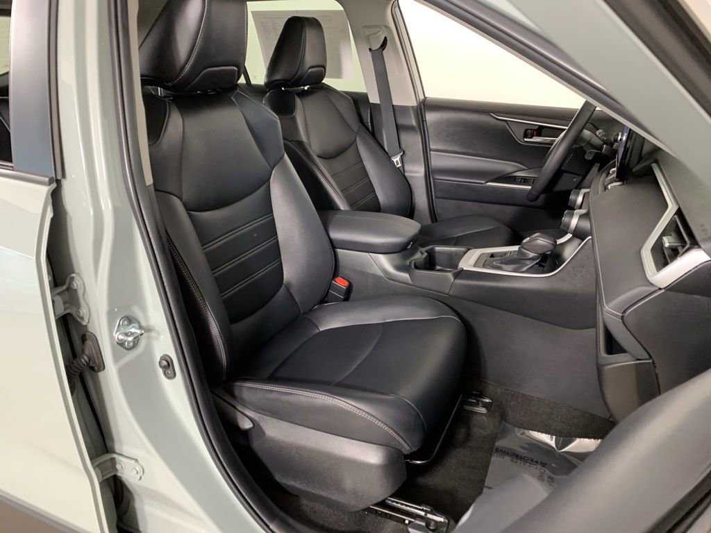 Used 2023 Toyota RAV4 XLE Premium AWD/4WD image 39