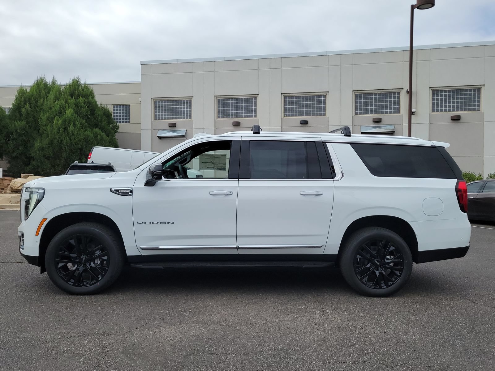 New 2026 GMC Yukon XL Elevation w/ Elevation Premium Package AWD/4WD image 6