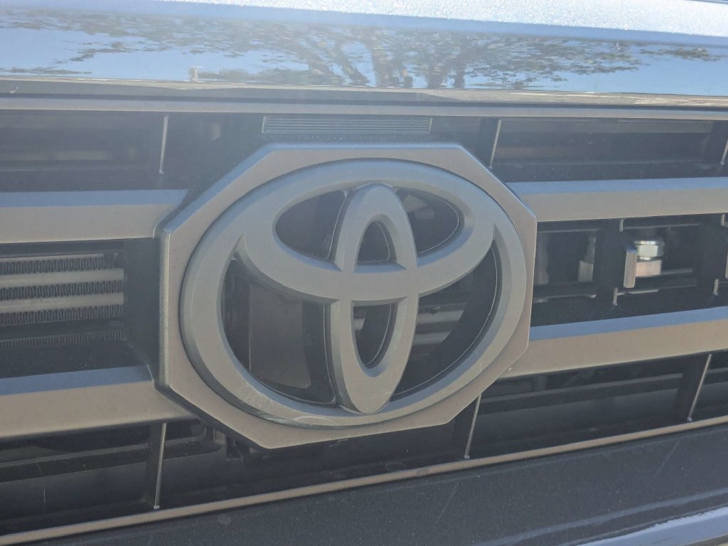 Used 2025 Toyota 4Runner SR5 RWD image 11