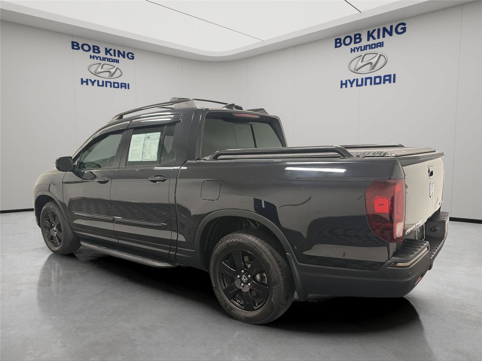 Used 2017 Honda Ridgeline Black Edition image 3