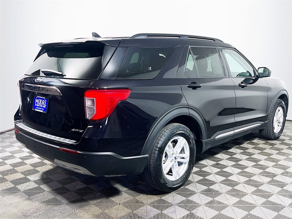Used 2024 Ford Explorer XLT w/ Equipment Group 202A image 8