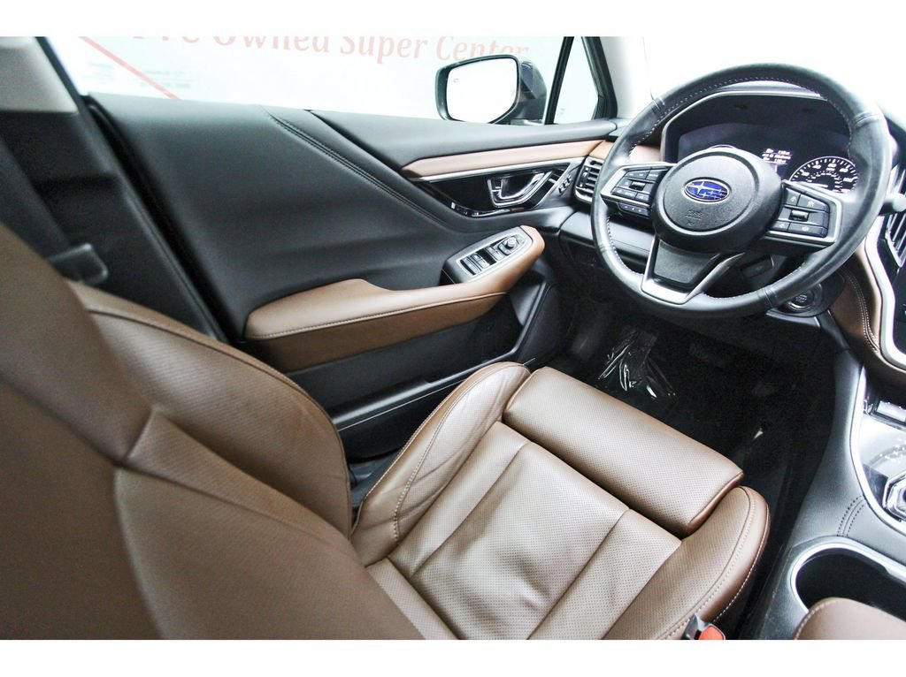 Used 2025 Subaru Outback Touring AWD/4WD image 6