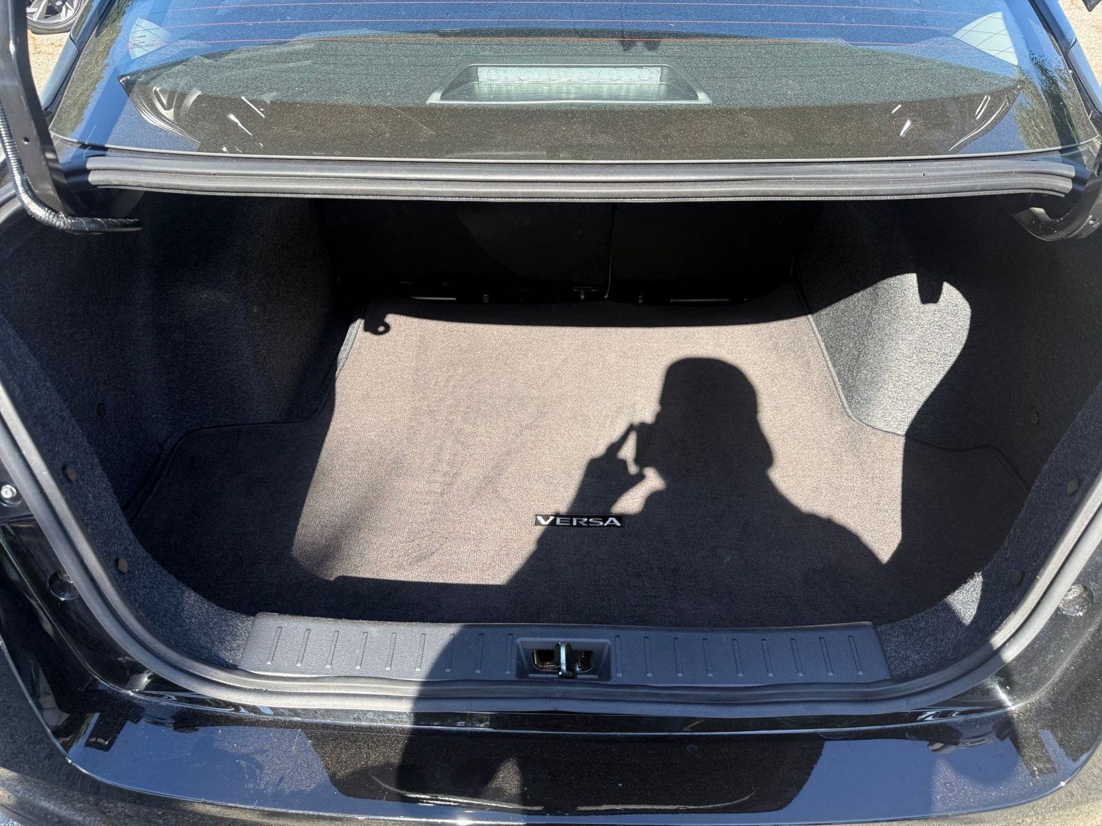 Used 2025 Nissan Versa SV image 27