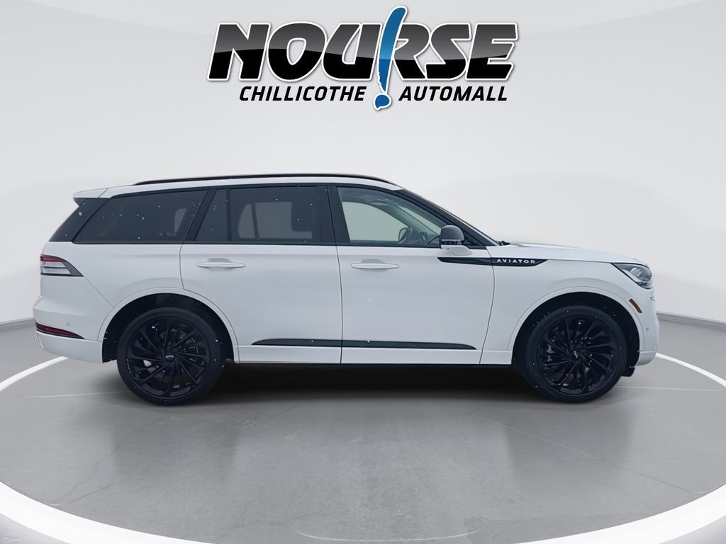 Used 2024 Lincoln Aviator Reserve w/ Equipment Group 201A AWD/4WD image 9