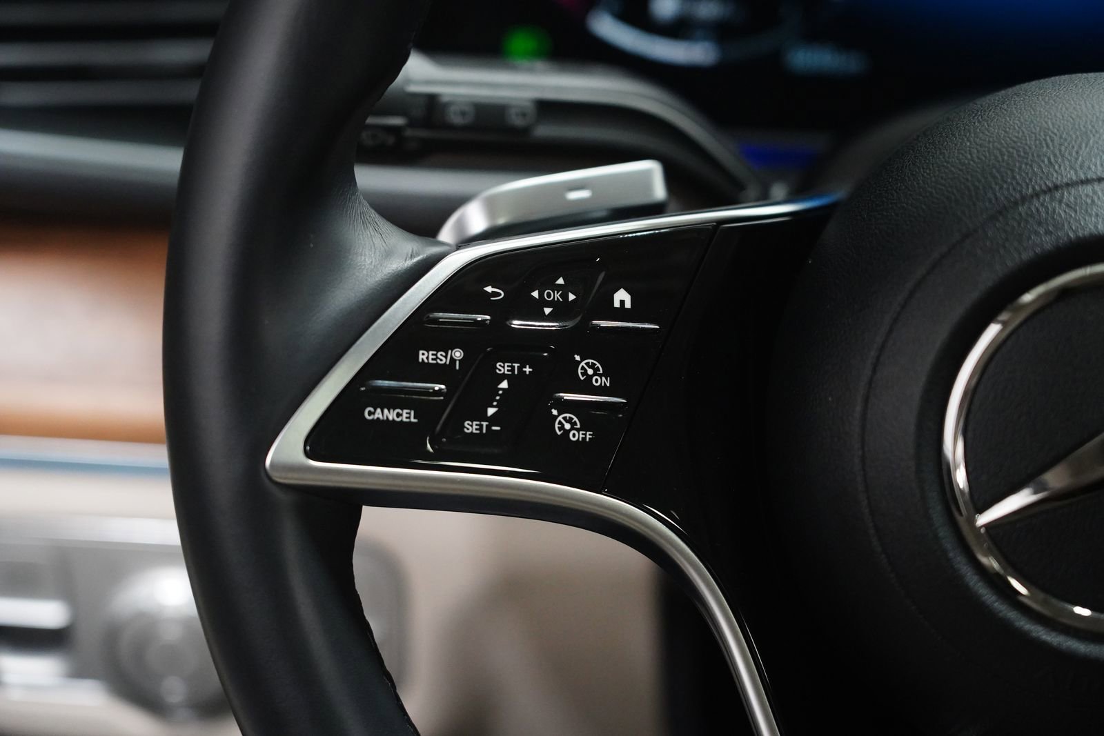 Certified 2024 Mercedes-Benz GLE 350 4MATIC image 18