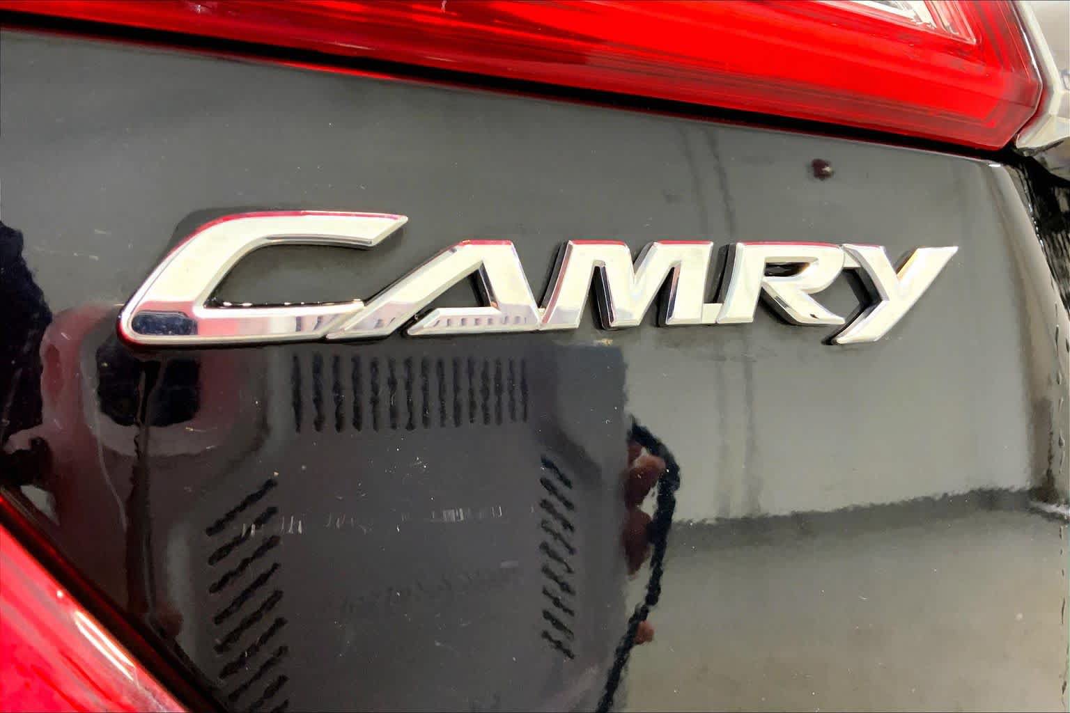 Used 2012 Toyota Camry XLE w/ Leather Pkg FWD image 29