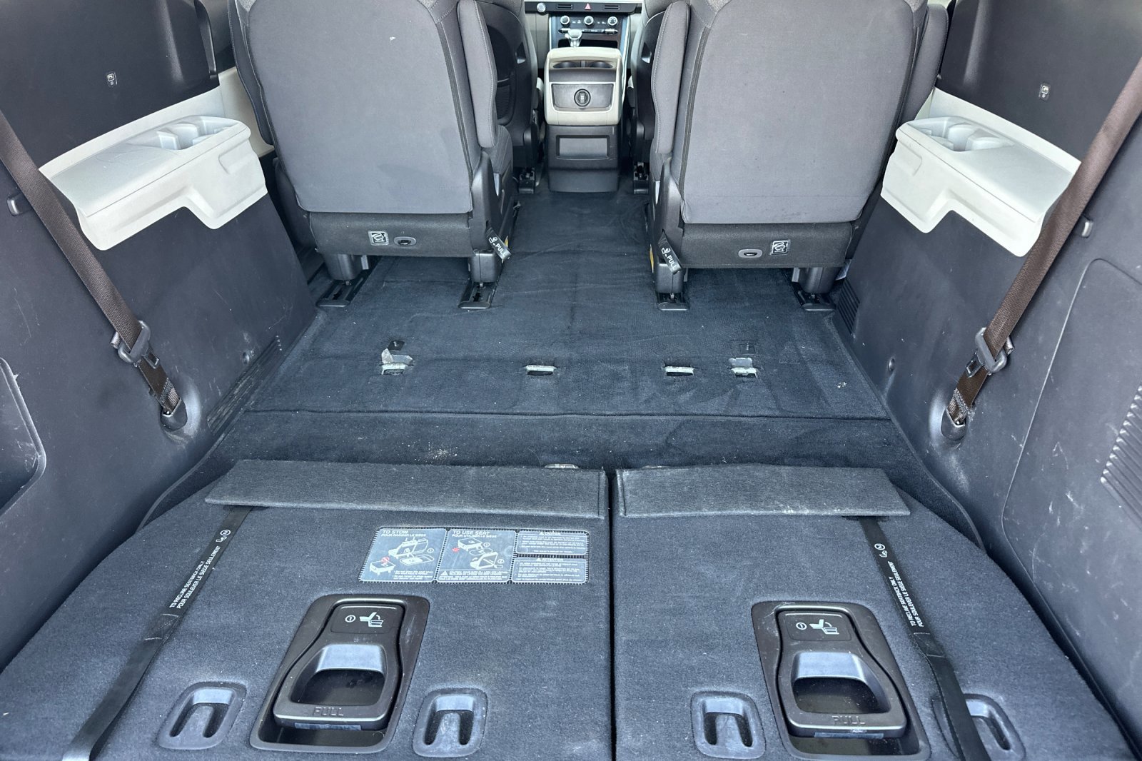 Used 2022 Kia Carnival LX image 16