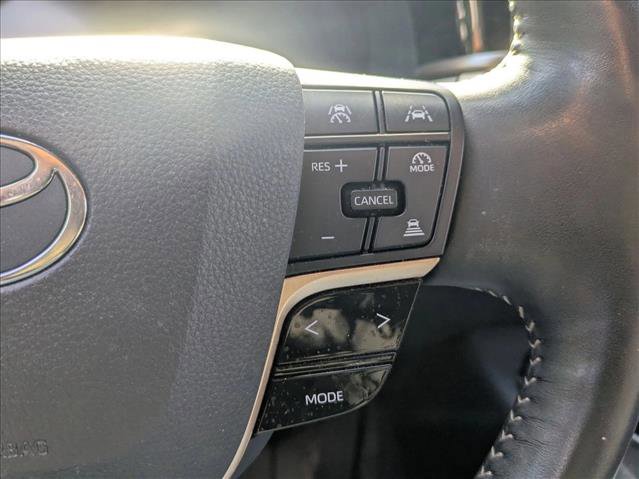 Used 2024 Toyota Crown Limited image 13