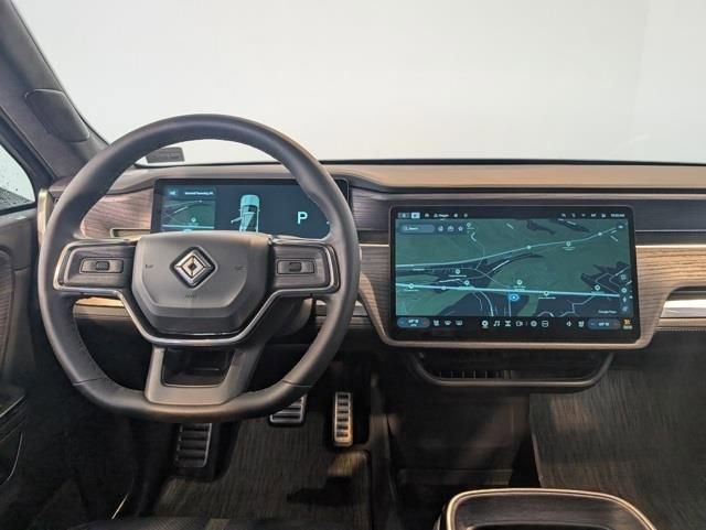 Used 2024 Rivian R1S Adventure image 17