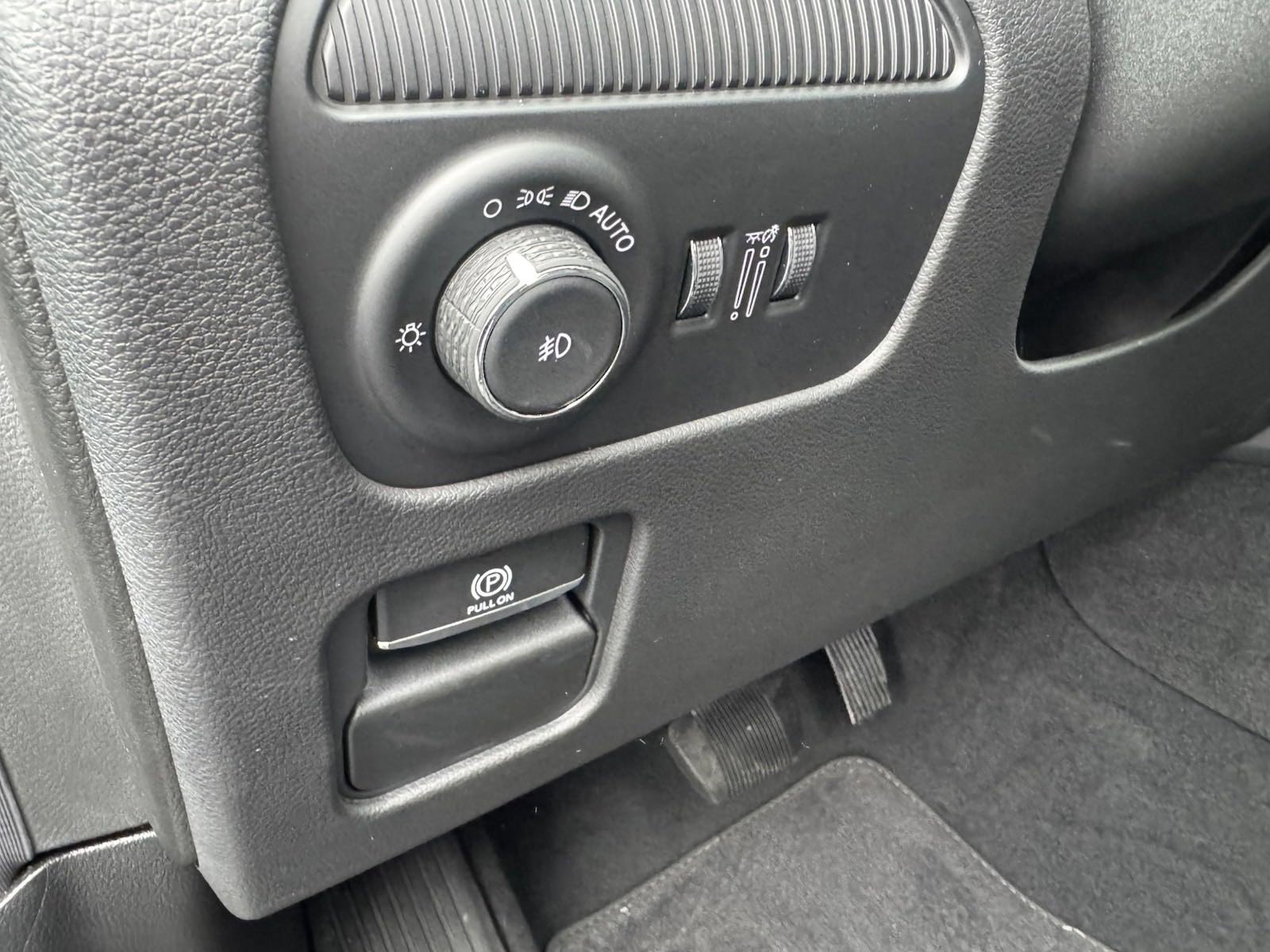 New 2025 Jeep Wagoneer Series II w/ Convenience Group I AWD/4WD image 29