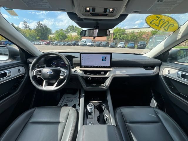 Used 2025 Ford Explorer Active w/ Active Comfort Package AWD/4WD image 21