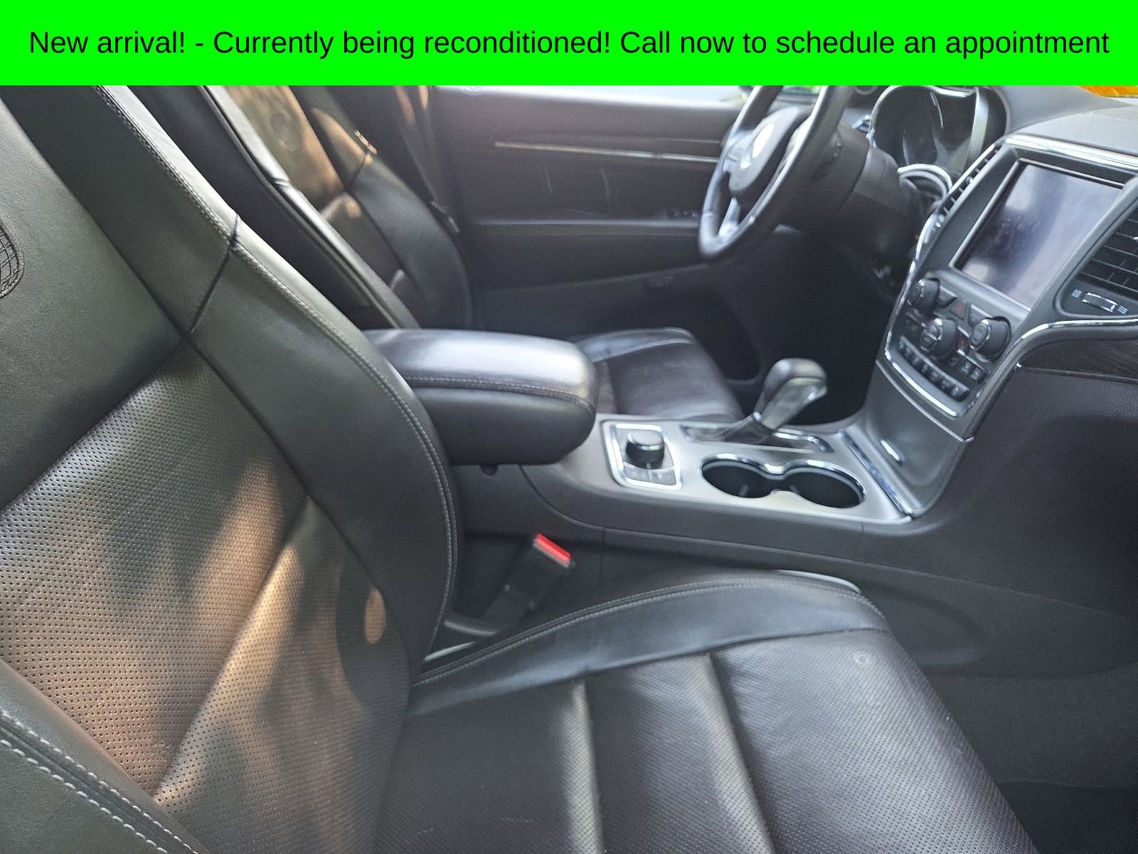 Used 2018 Jeep Grand Cherokee Overland AWD/4WD image 7