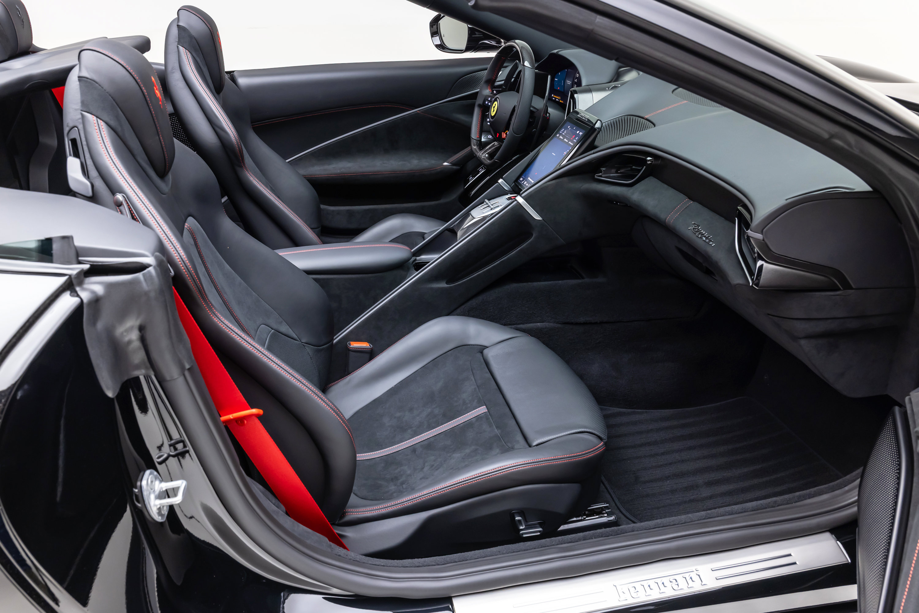 Used 2026 Ferrari Roma Spider RWD image 29