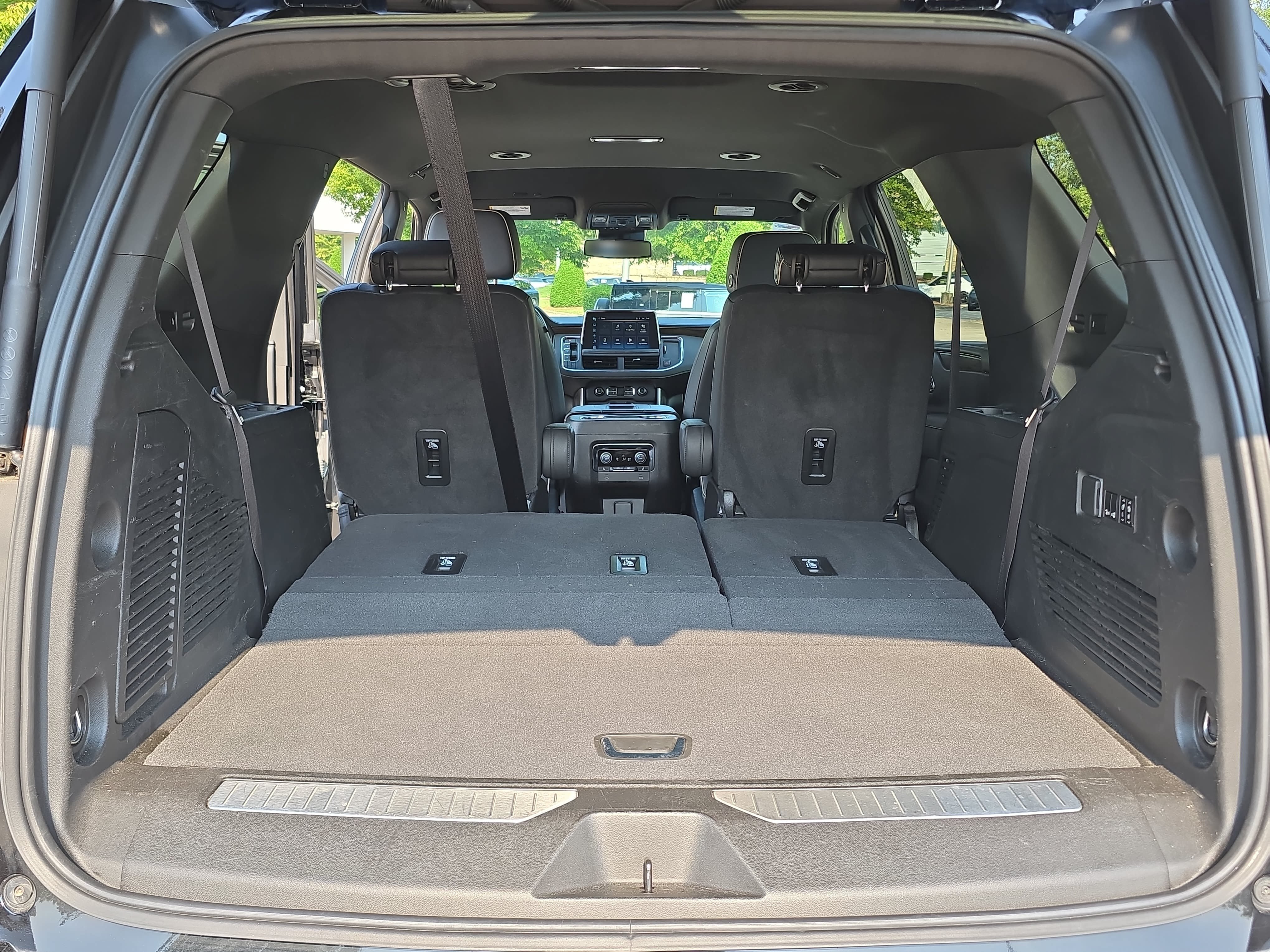 Used 2024 Chevrolet Tahoe Premier AWD/4WD image 13