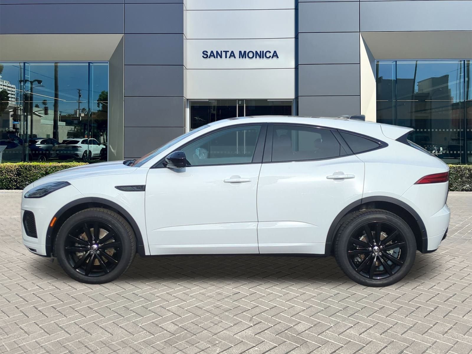 Used 2024 Jaguar E-PACE R-Dynamic SE image 2