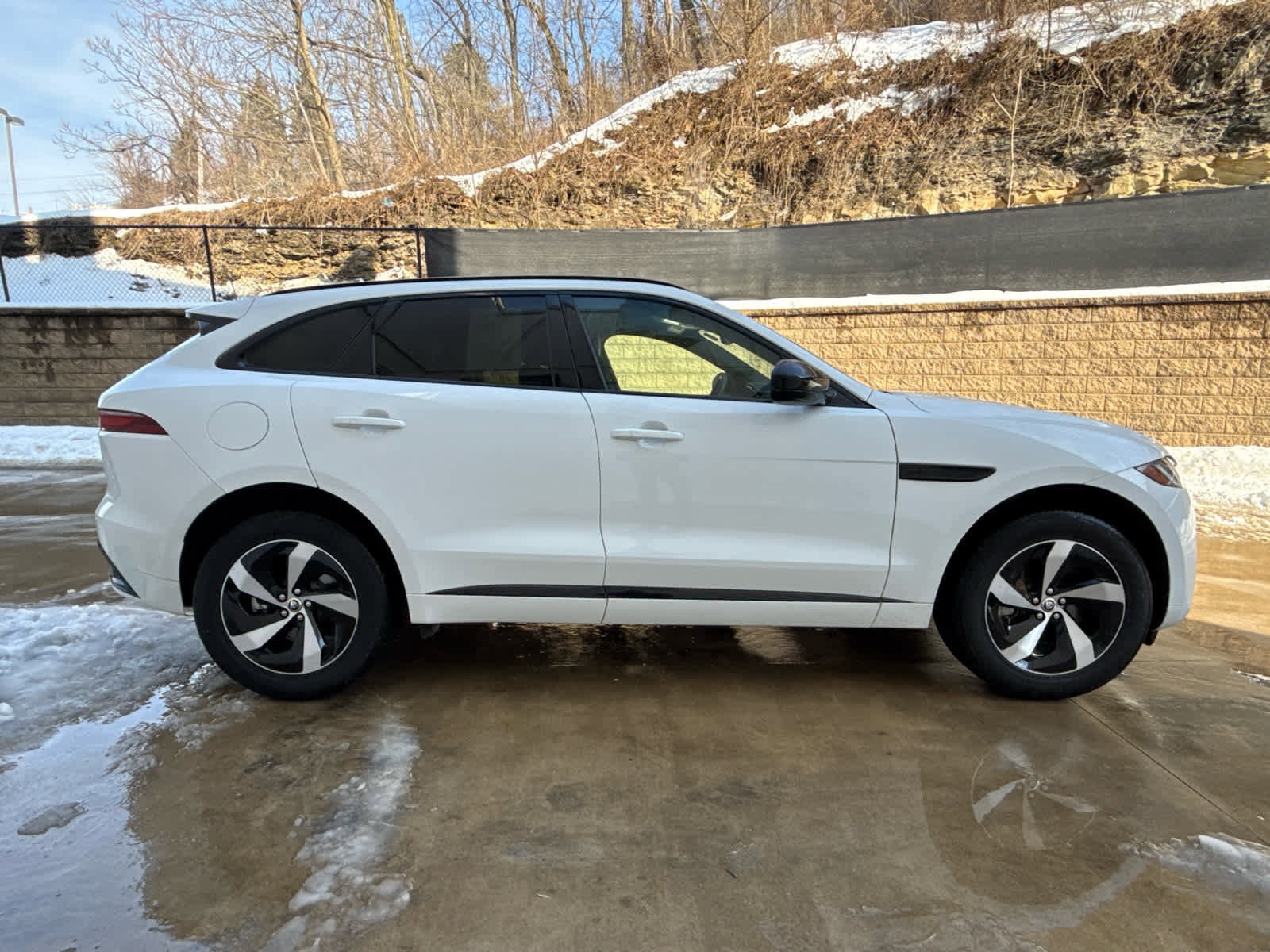 Certified 2025 Jaguar F-PACE R-Dynamic S image 7