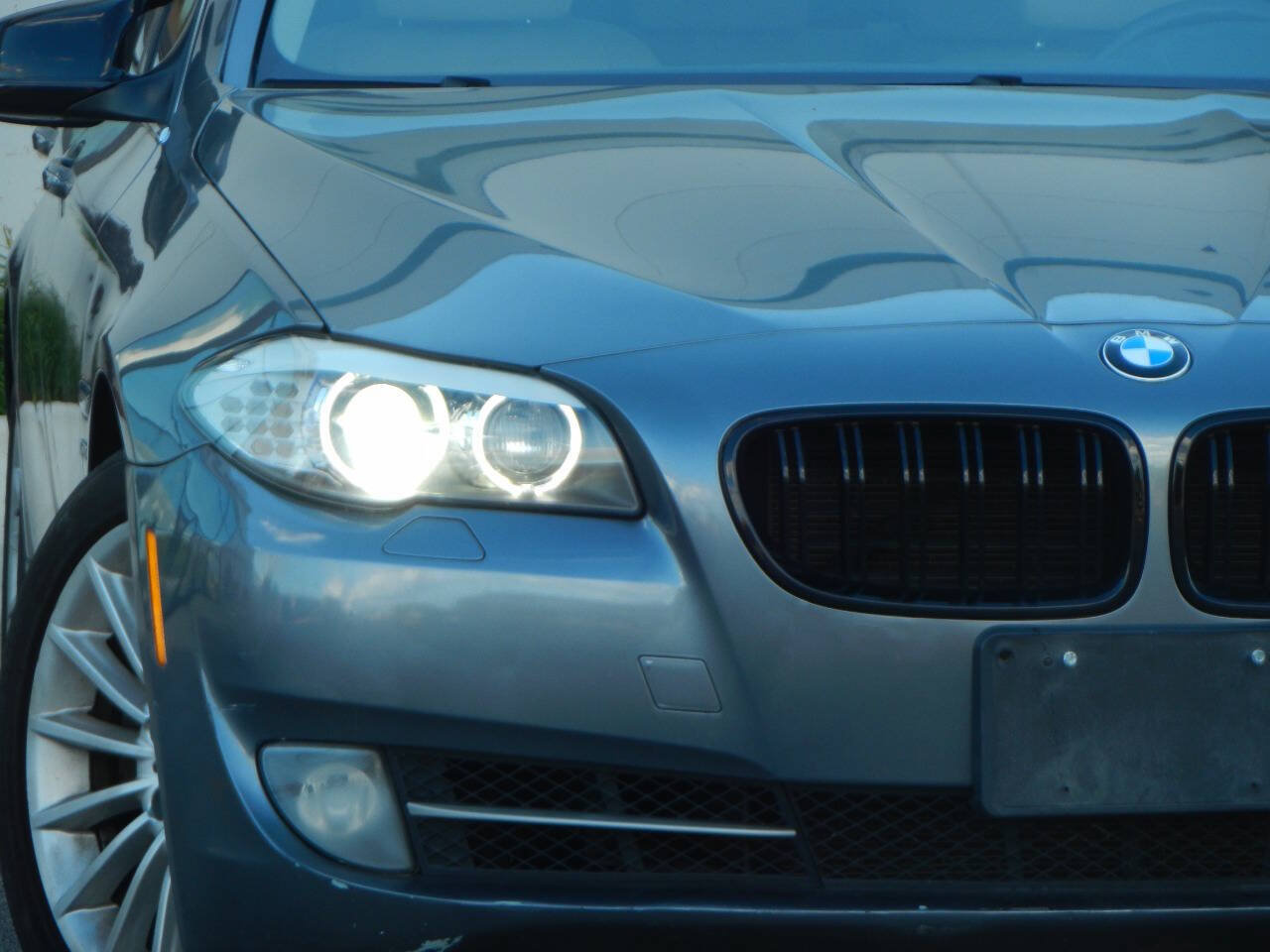 Used 2011 BMW 535i xDrive Sedan AWD/4WD image 7