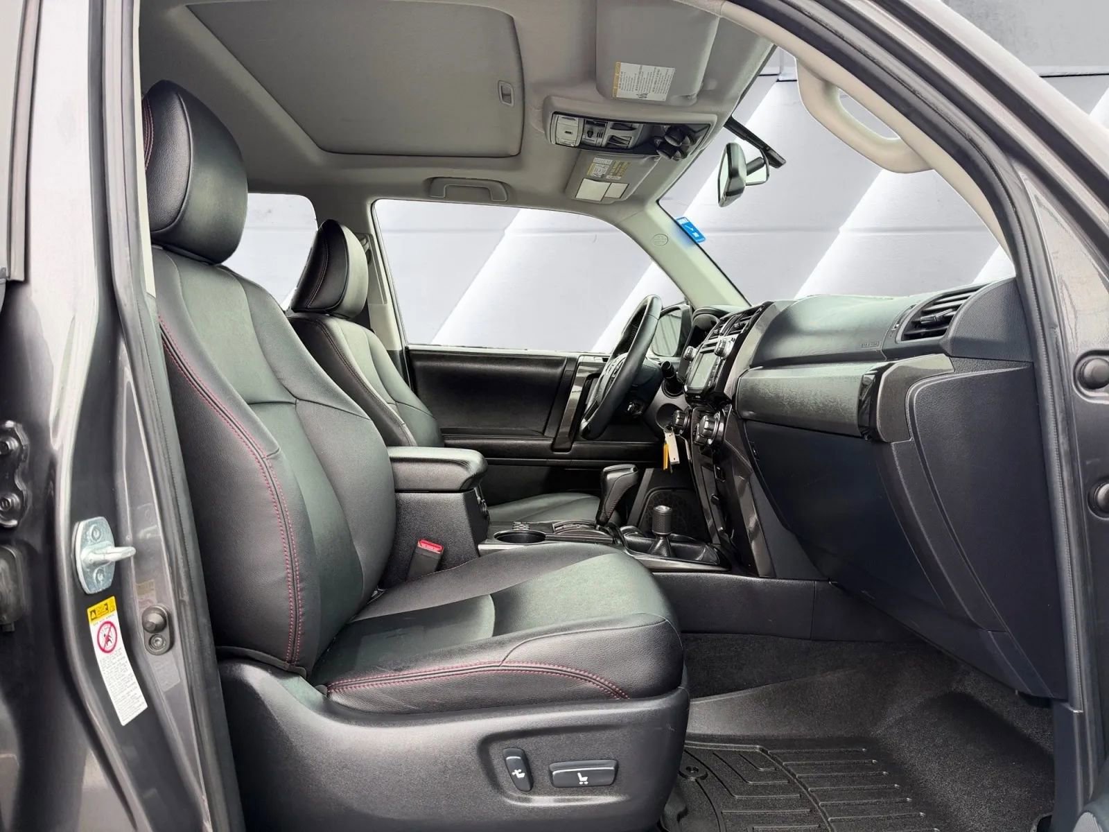Used 2016 Toyota 4Runner Trail Premium AWD/4WD image 10