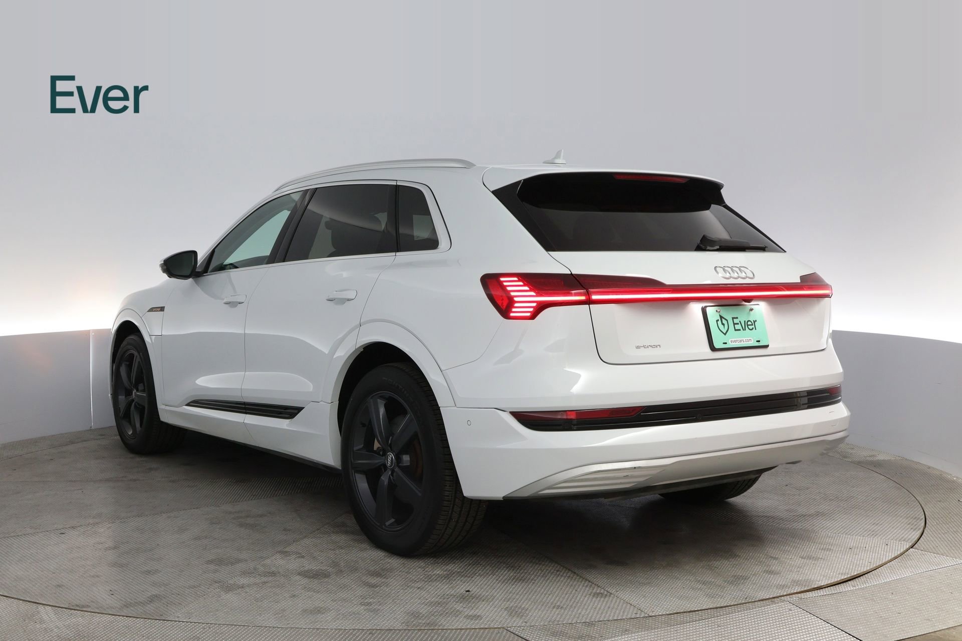 Used 2019 Audi e-tron Premium Plus image 17