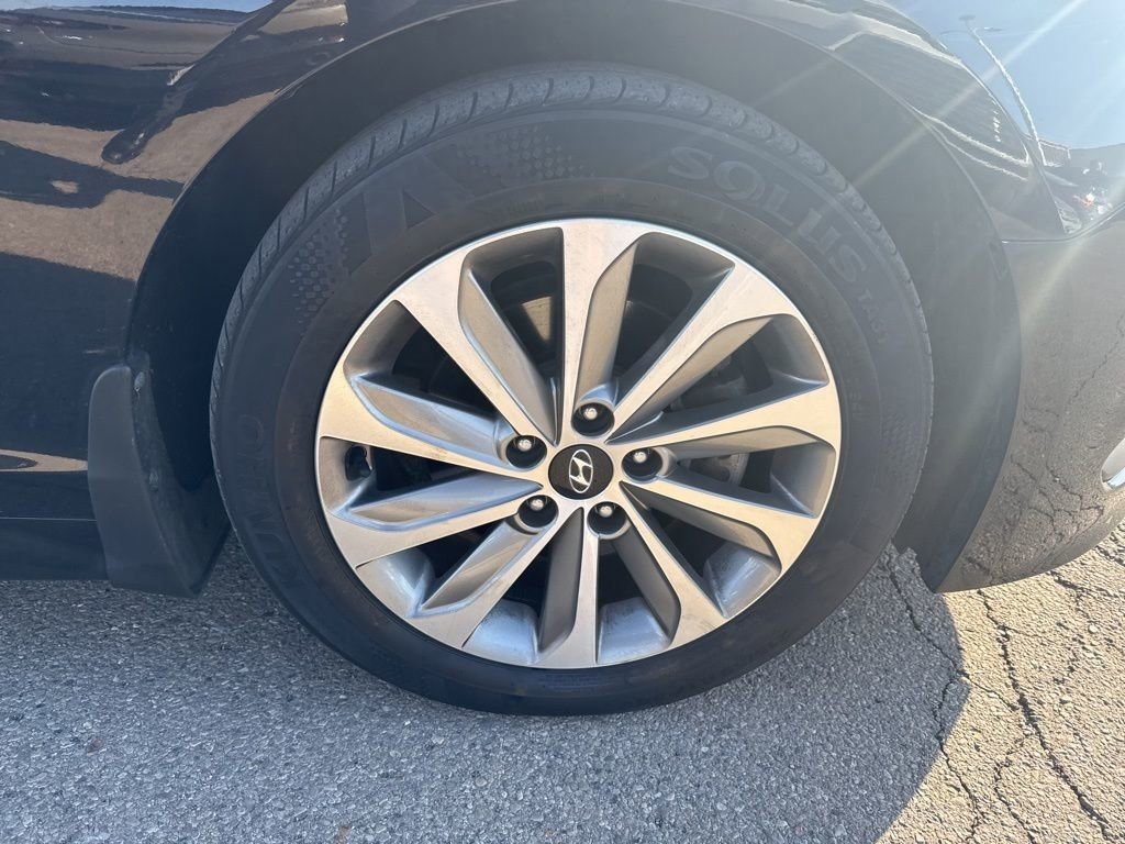 Used 2016 Hyundai Sonata Sport w/ Option Group 02 image 13