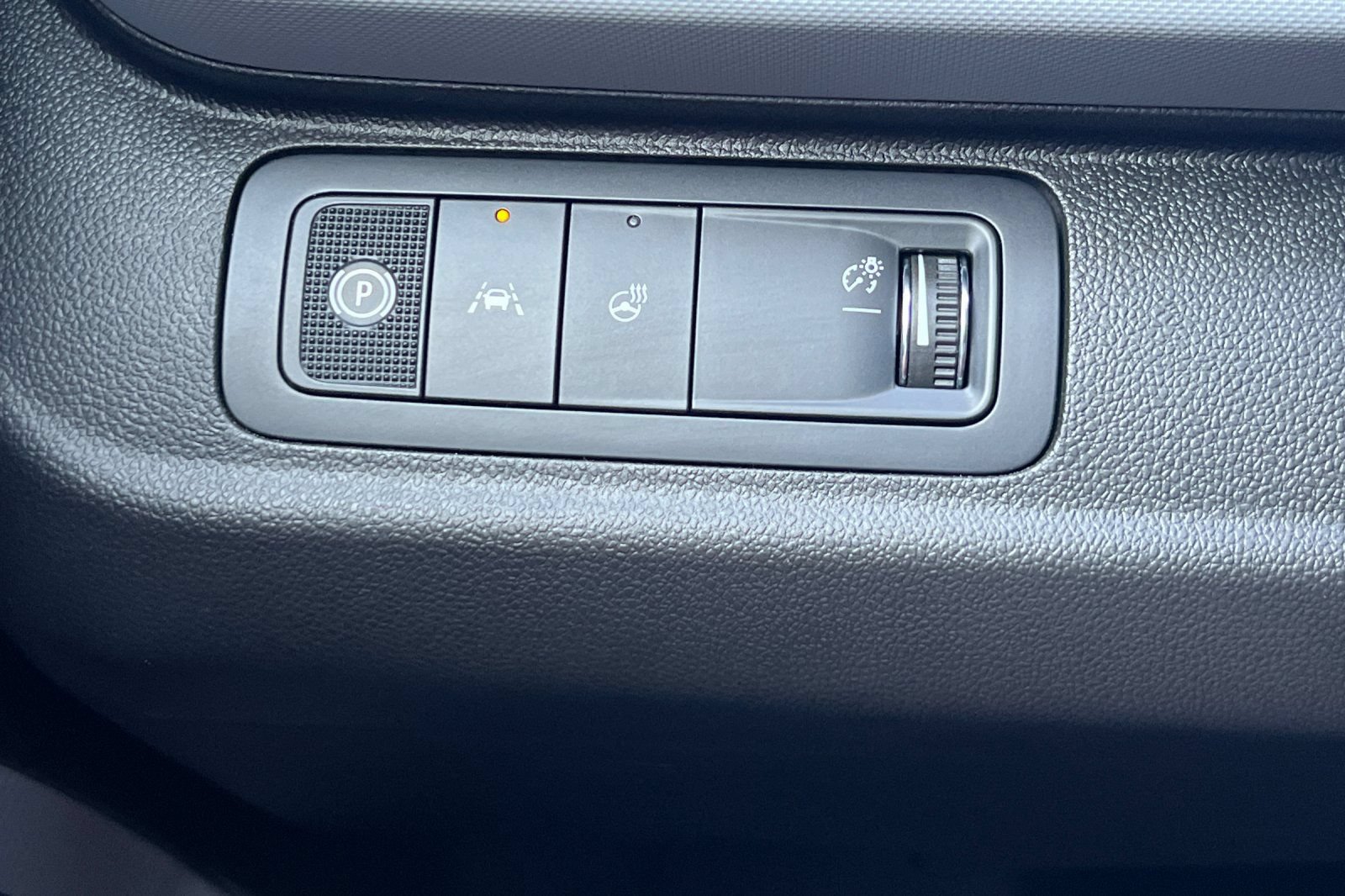 Used 2027 Chevrolet Bolt LT w/ Comfort Package FWD image 33