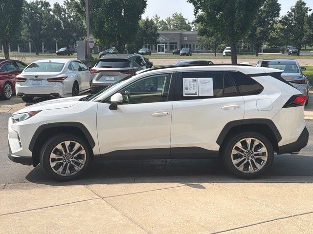 Used 2020 Toyota RAV4 XLE Premium AWD/4WD image 4