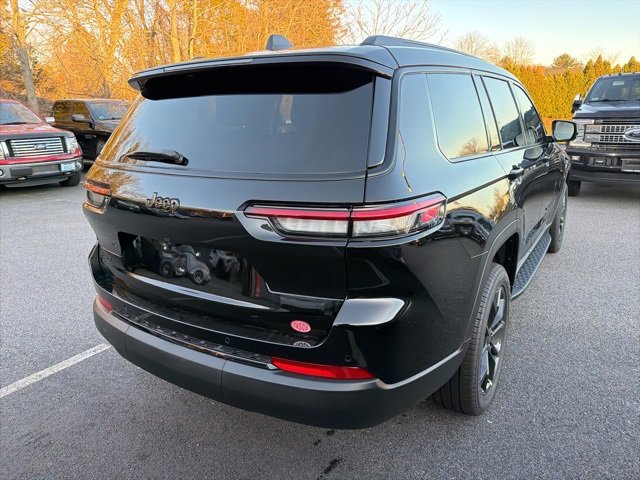 New 2025 Jeep Grand Cherokee L Limited image 3