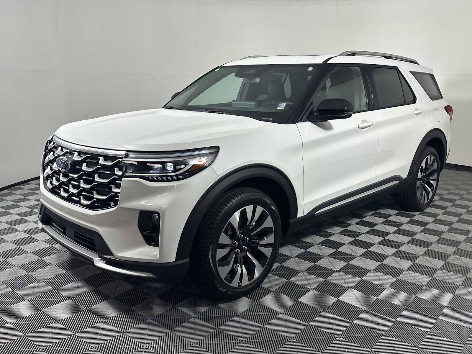 New 2026 Ford Explorer Platinum w/ LUX Leather Package AWD/4WD image 3
