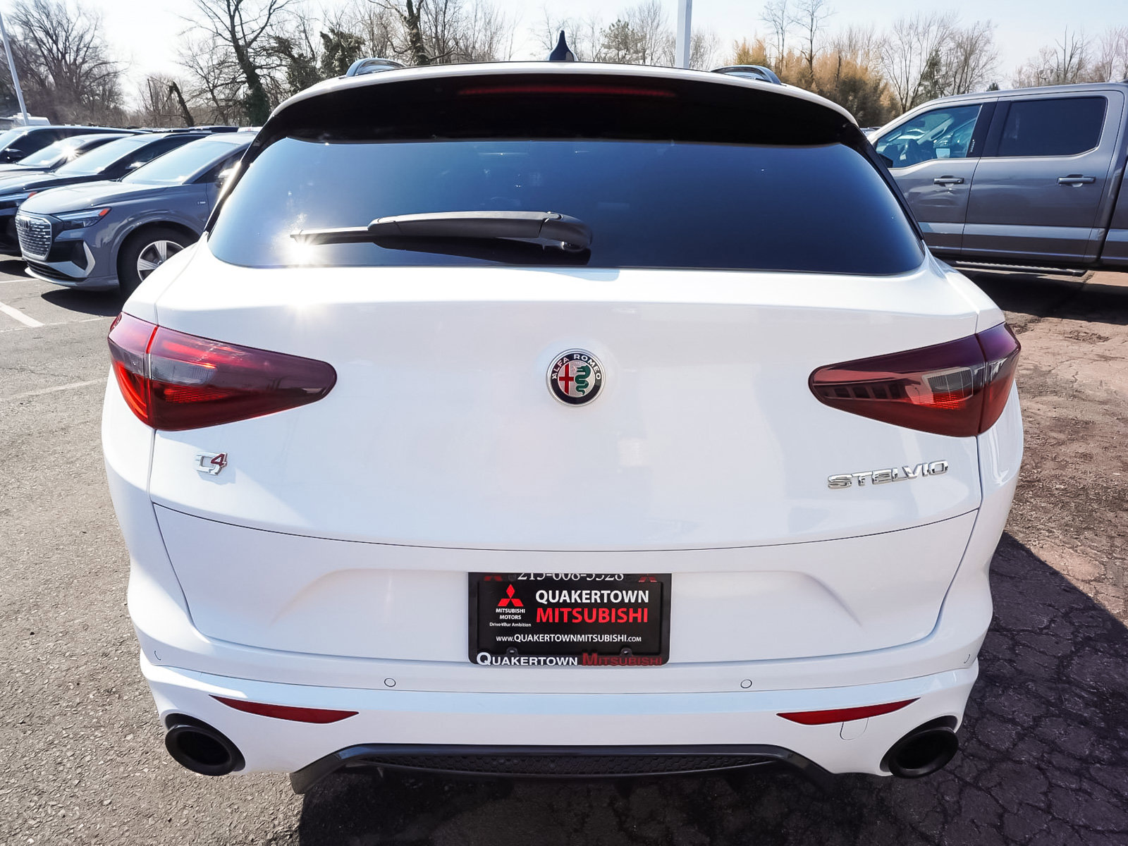 Used 2023 Alfa Romeo Stelvio Veloce image 5