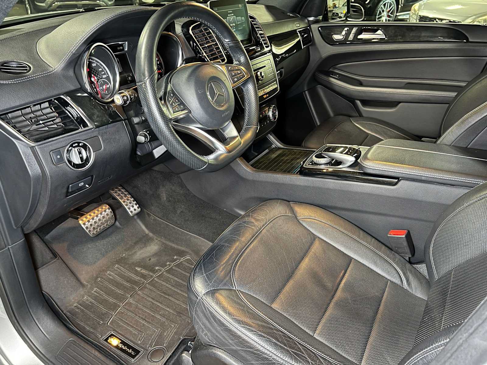 Used 2017 Mercedes-Benz GLE 43 AMG 4MATIC image 26