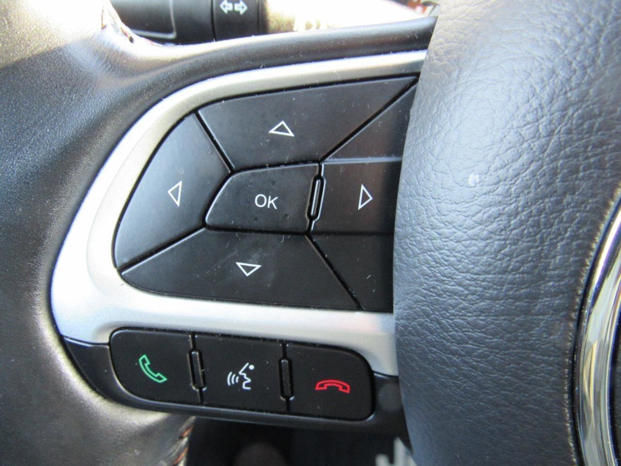 Used 2021 Jeep Compass Limited w/ Sun and Sound Group image 22